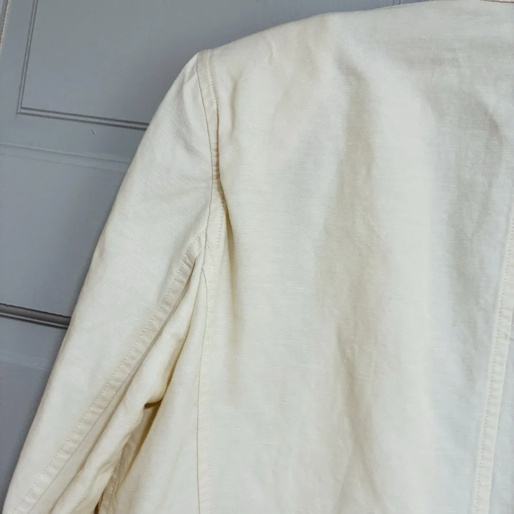 Vince Womens Blazer Beige Size 8 Lightly padded Classic Tailored Fit Casual